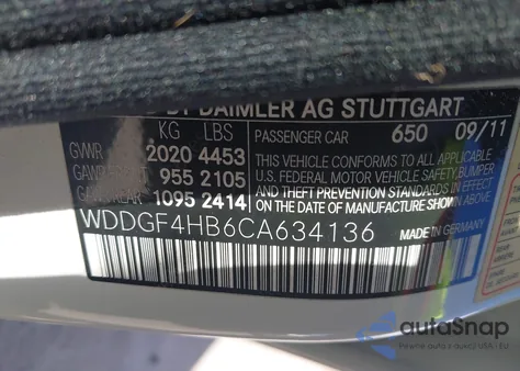 2012 Mercedes-Benz C 250 Luxury/Sport z USA, uszkodzony, nr VIN WDDGF4HB6CA634136